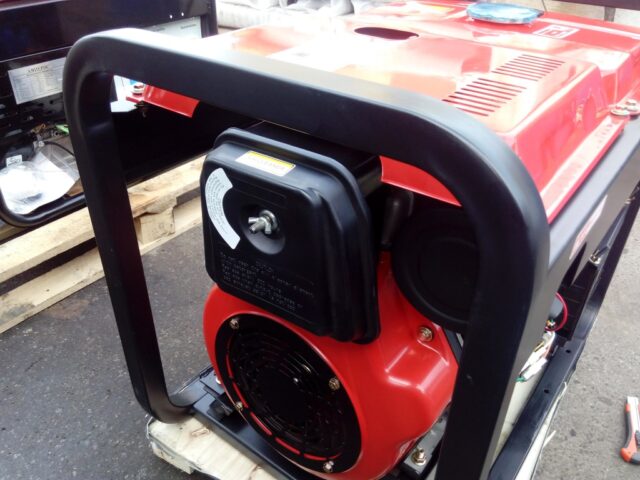 Дизельный генератор Амперос LDG12000E-3 — изображение 2